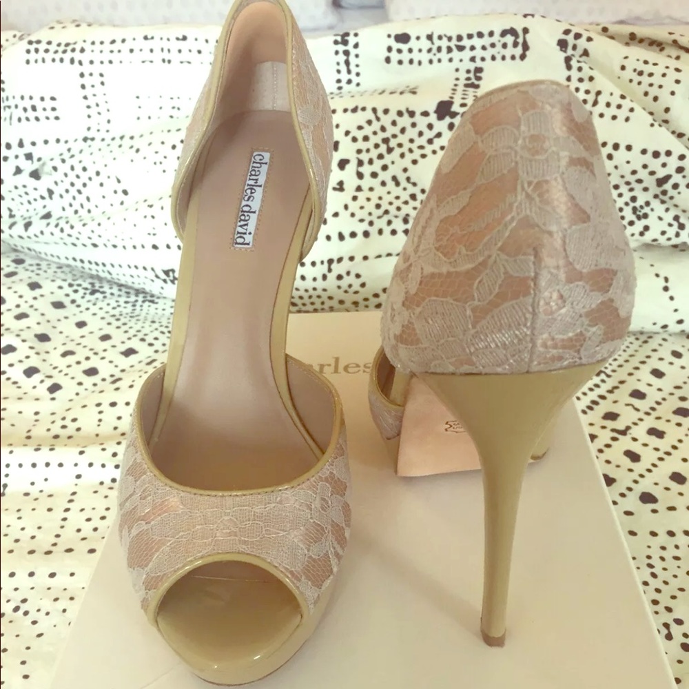 Charles David ‘Acanthus’ Pump Size 9